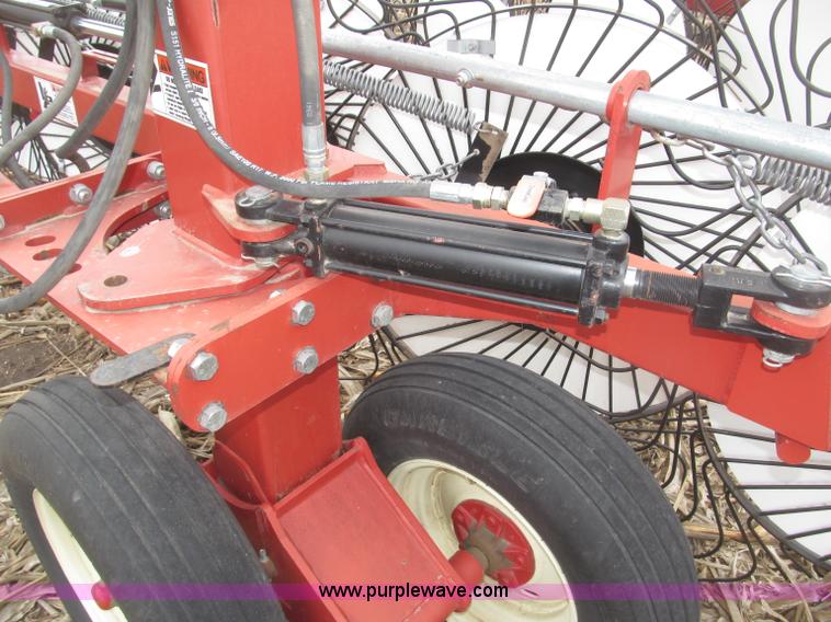image for item B5378 2008 H&S HDX-14 V-style hay rake
