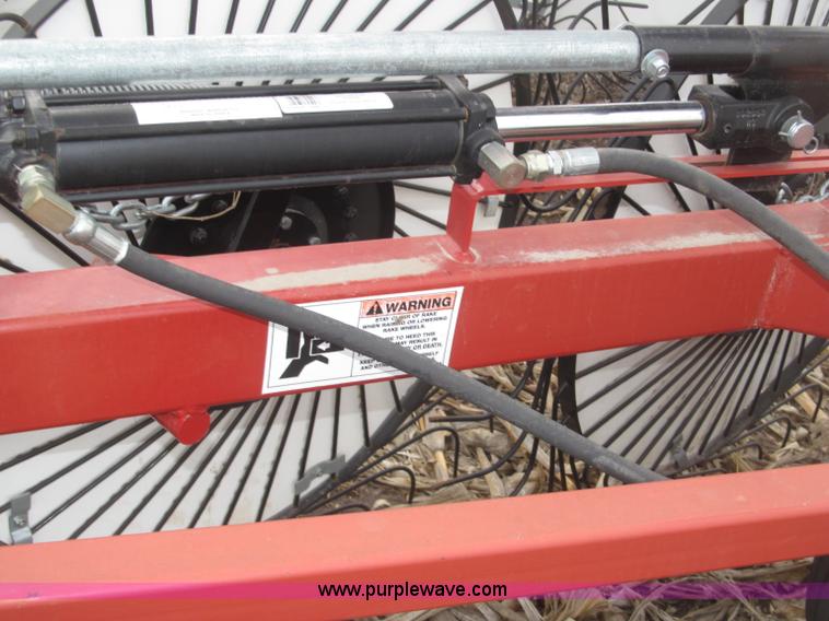 image for item B5378 2008 H&S HDX-14 V-style hay rake