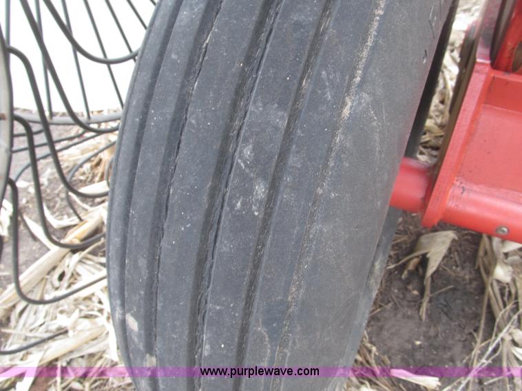 image for item B5378 2008 H&S HDX-14 V-style hay rake