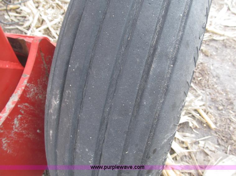 image for item B5378 2008 H&S HDX-14 V-style hay rake