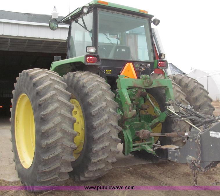 image for item B5379 1992 John Deere 4760 tractor
