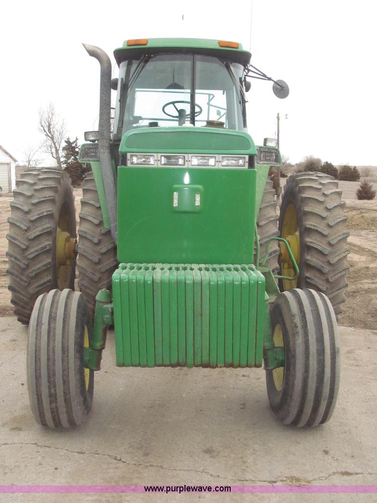 image for item B5379 1992 John Deere 4760 tractor
