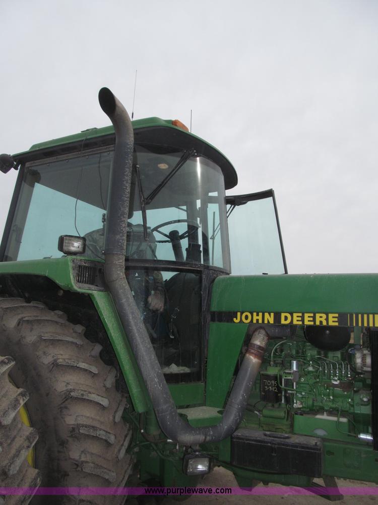 image for item B5379 1992 John Deere 4760 tractor