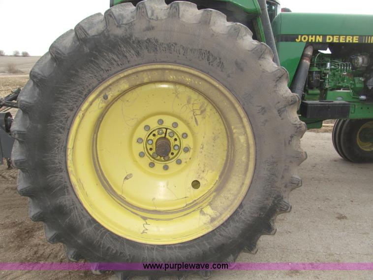 image for item B5379 1992 John Deere 4760 tractor