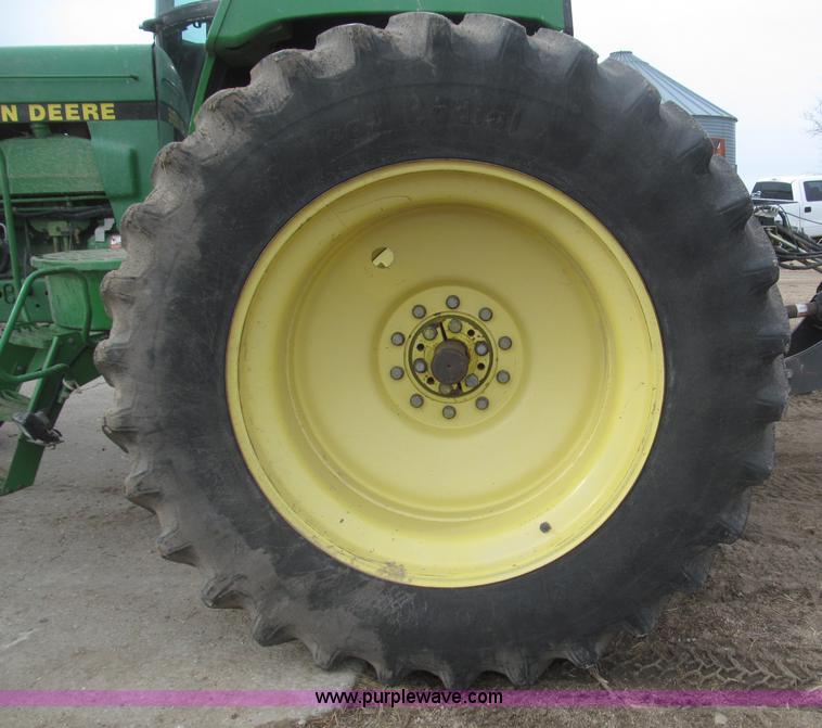image for item B5379 1992 John Deere 4760 tractor