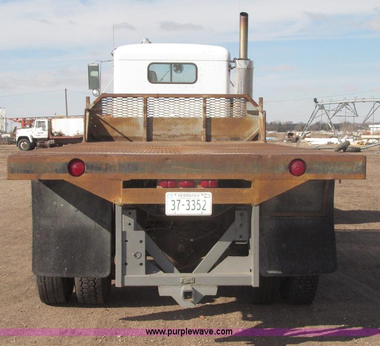 image for item B5387 1976 Kenworth C500 tandem axle flatbed truck