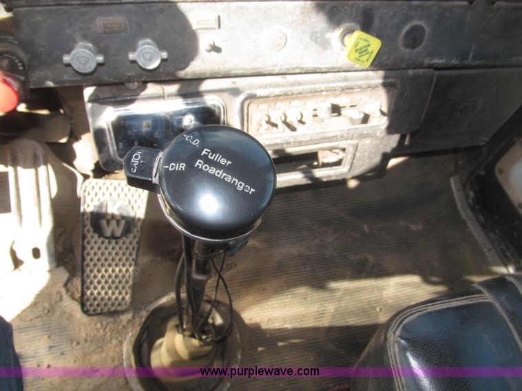 image for item B5387 1976 Kenworth C500 tandem axle flatbed truck