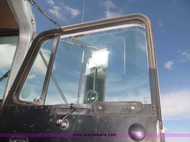 image for item B5387 1976 Kenworth C500 tandem axle flatbed truck