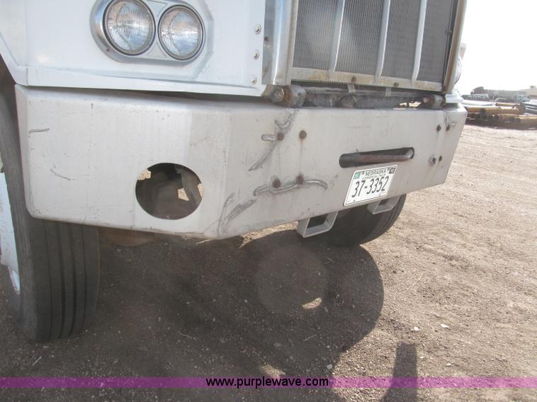 image for item B5387 1976 Kenworth C500 tandem axle flatbed truck