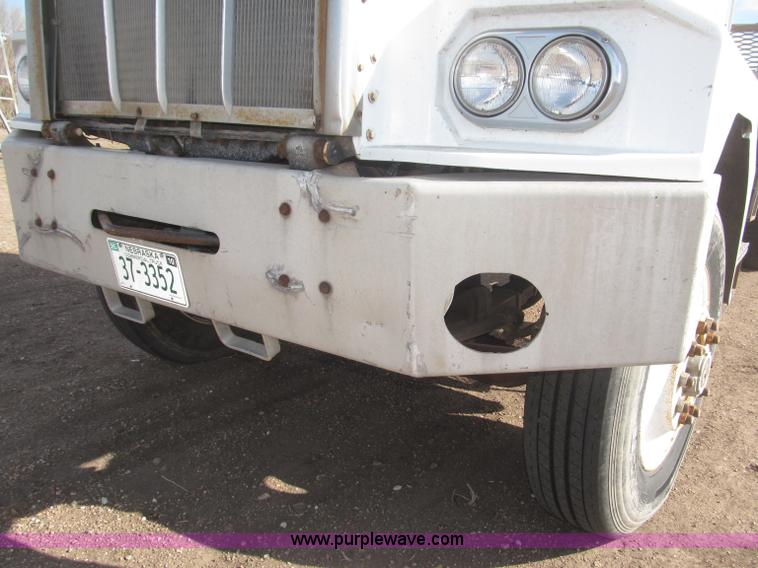 image for item B5387 1976 Kenworth C500 tandem axle flatbed truck