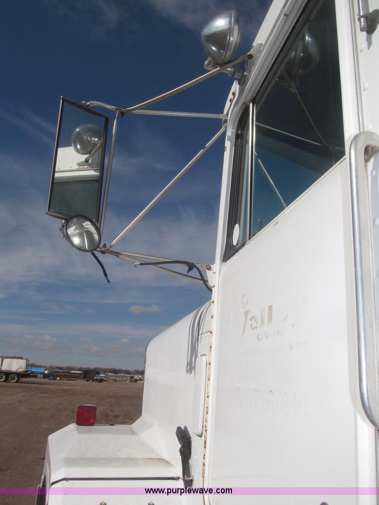 image for item B5387 1976 Kenworth C500 tandem axle flatbed truck