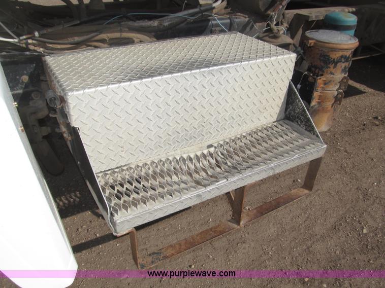 image for item B5387 1976 Kenworth C500 tandem axle flatbed truck