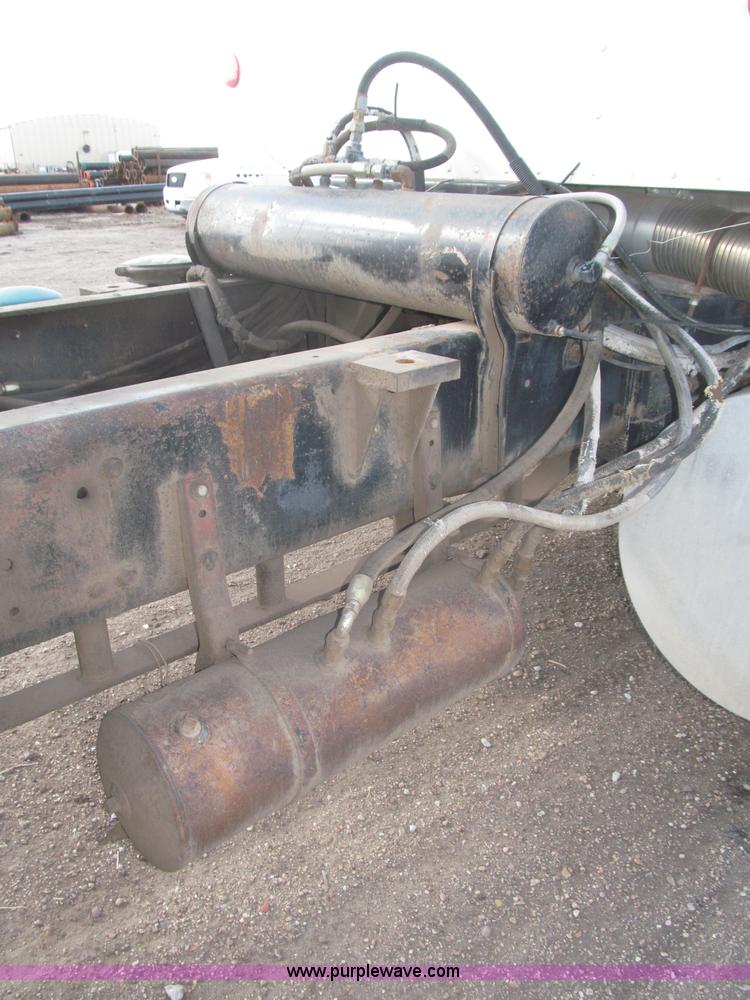 image for item B5387 1976 Kenworth C500 tandem axle flatbed truck