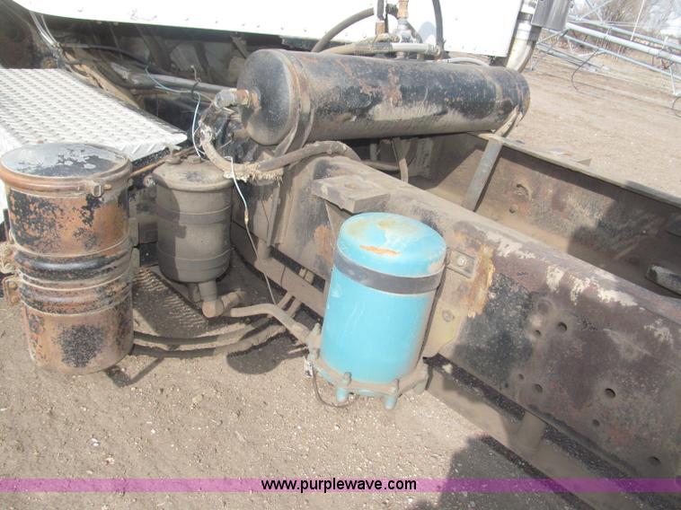 image for item B5387 1976 Kenworth C500 tandem axle flatbed truck