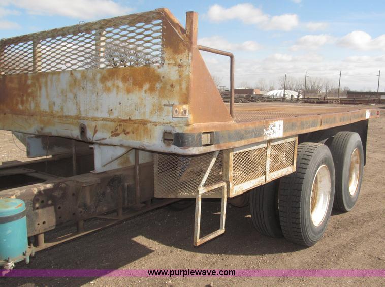 image for item B5387 1976 Kenworth C500 tandem axle flatbed truck
