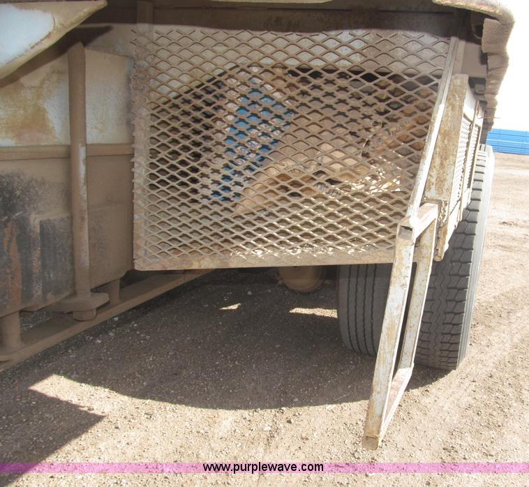 image for item B5387 1976 Kenworth C500 tandem axle flatbed truck