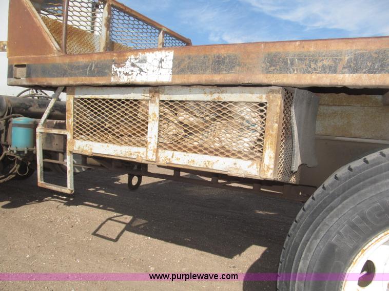 image for item B5387 1976 Kenworth C500 tandem axle flatbed truck