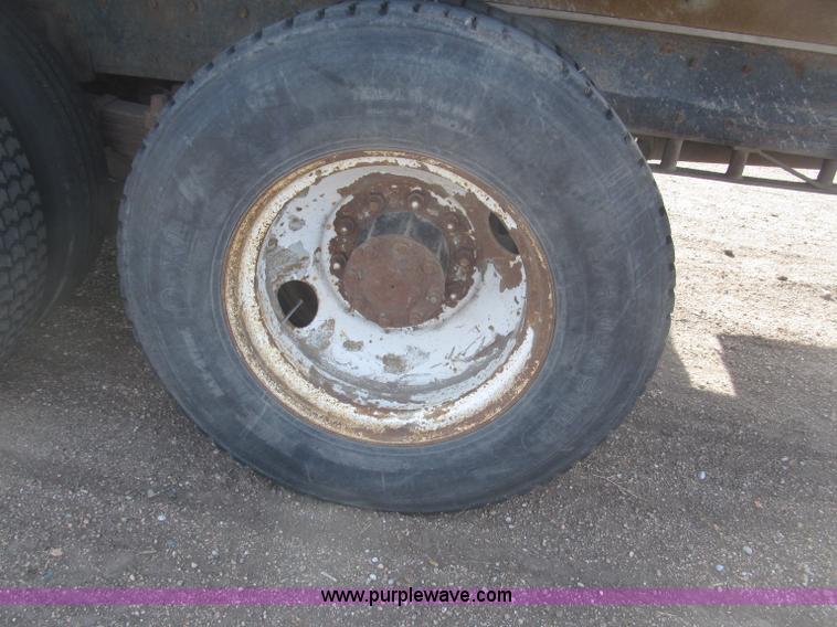 image for item B5387 1976 Kenworth C500 tandem axle flatbed truck