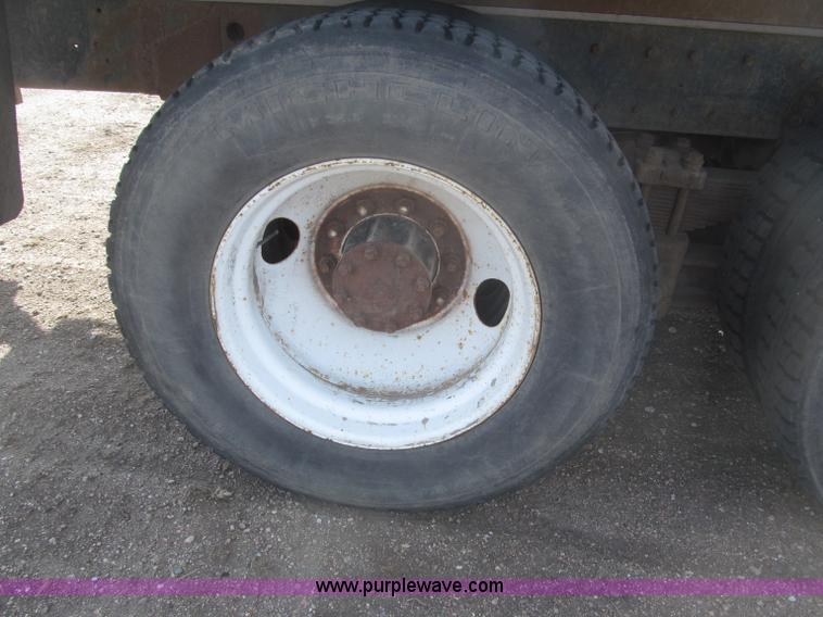 image for item B5387 1976 Kenworth C500 tandem axle flatbed truck