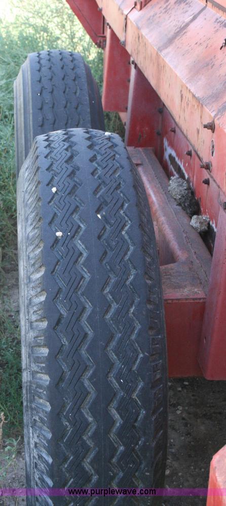 image for item C3560 New Holland 800 manure spreader