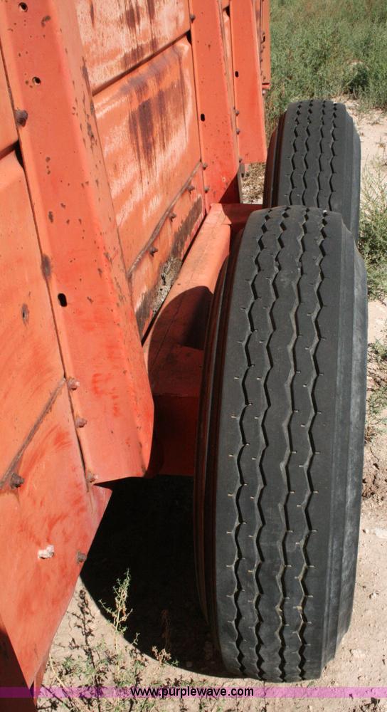 image for item C3560 New Holland 800 manure spreader