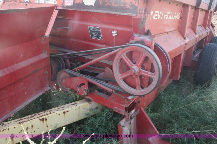 image for item C3560 New Holland 800 manure spreader