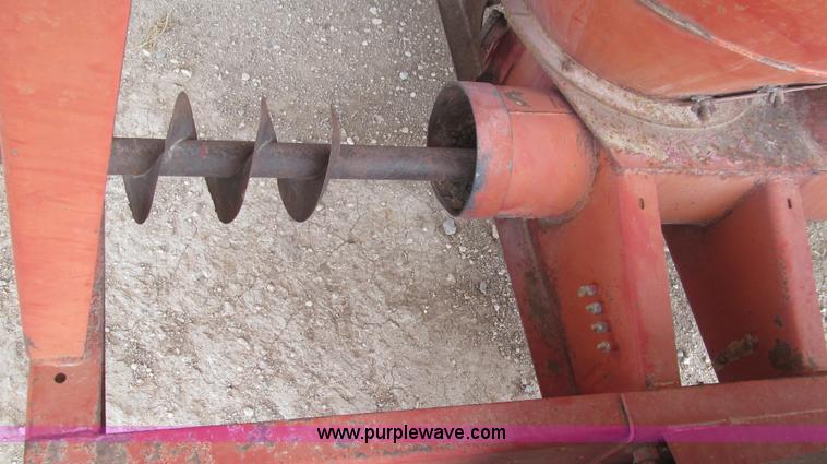 image for item C3563 New Holland 355 feed mixer