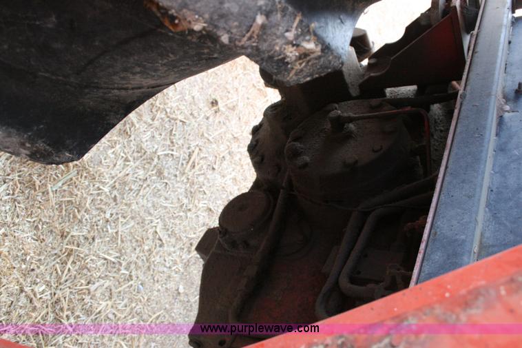 image for item C3564 1981 International 1086 tractor