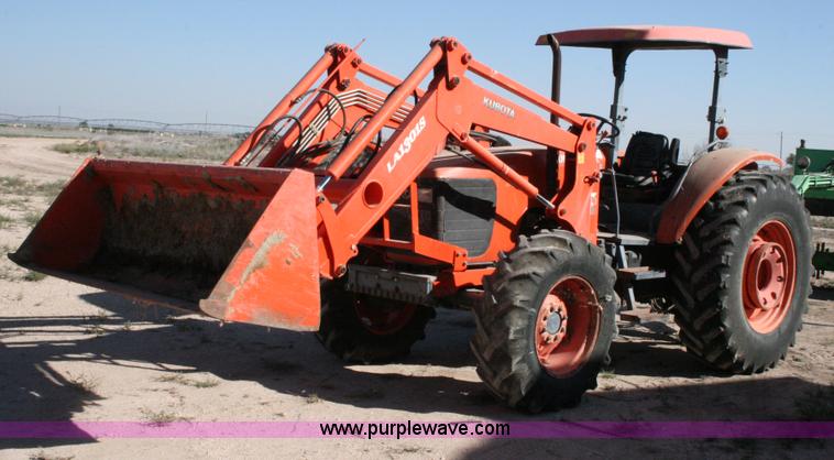 image for item C3569 2005 Kubota M105S tractor