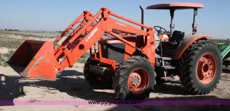 image for item C3569 2005 Kubota M105S tractor