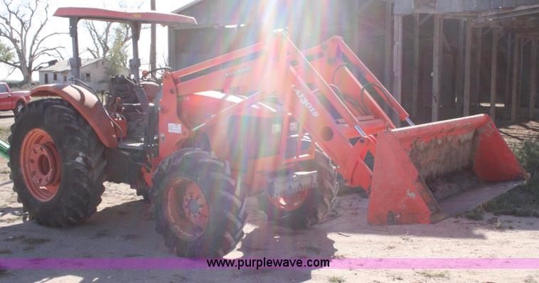 image for item C3569 2005 Kubota M105S tractor