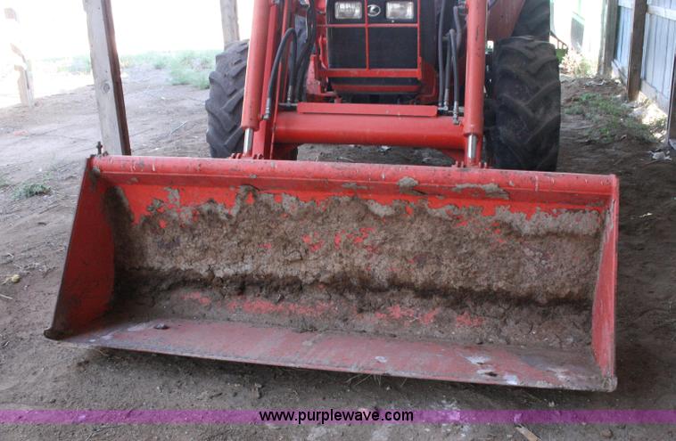 image for item C3569 2005 Kubota M105S tractor