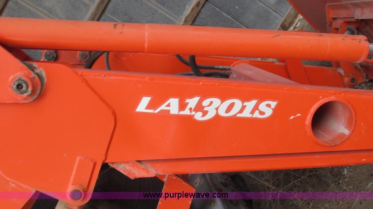 image for item C3569 2005 Kubota M105S tractor