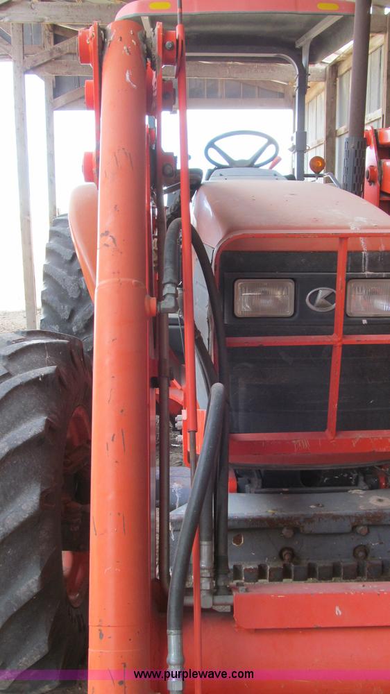 image for item C3569 2005 Kubota M105S tractor