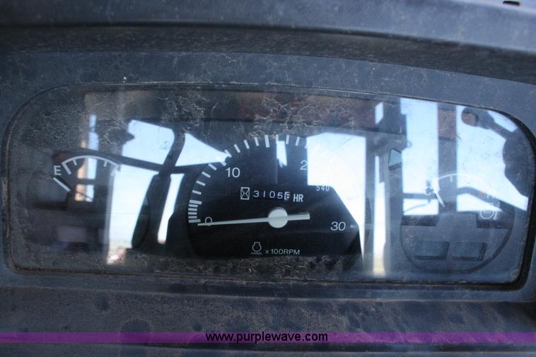 image for item C3569 2005 Kubota M105S tractor