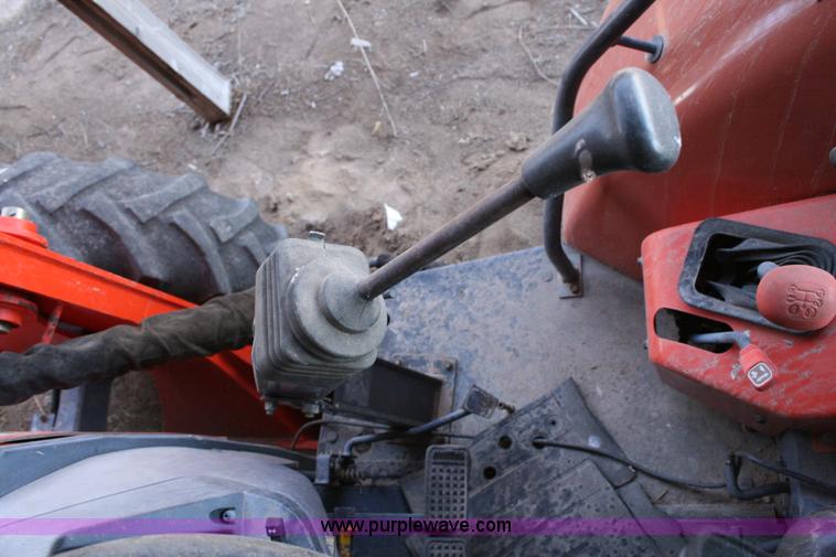 image for item C3569 2005 Kubota M105S tractor