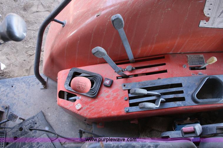 image for item C3569 2005 Kubota M105S tractor