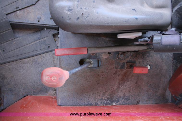 image for item C3569 2005 Kubota M105S tractor