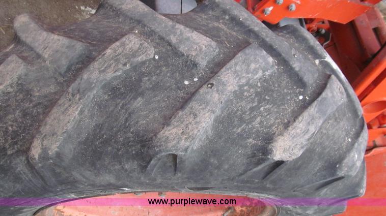 image for item C3569 2005 Kubota M105S tractor