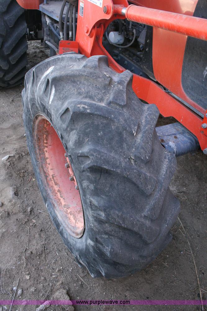 image for item C3569 2005 Kubota M105S tractor