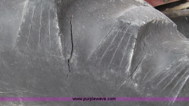 image for item C3569 2005 Kubota M105S tractor