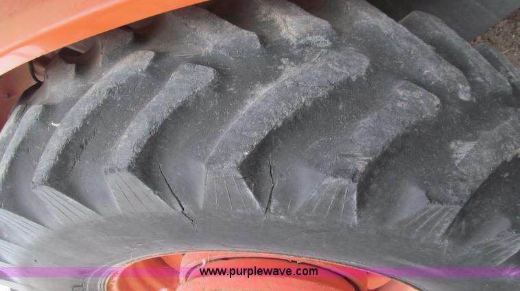 image for item C3569 2005 Kubota M105S tractor