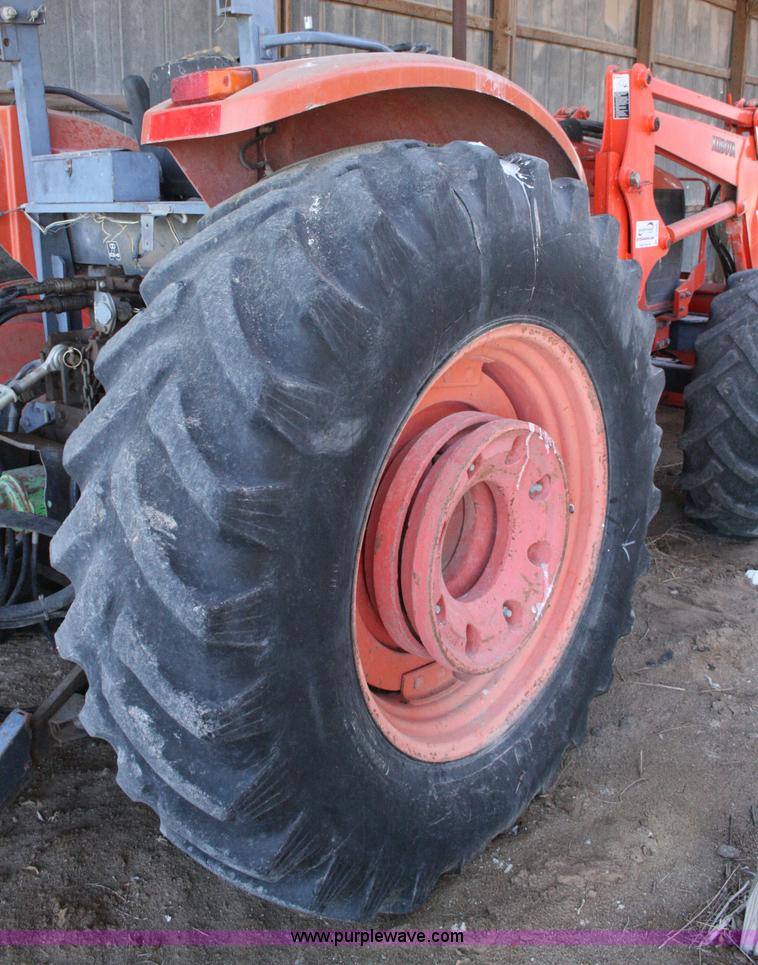 image for item C3569 2005 Kubota M105S tractor