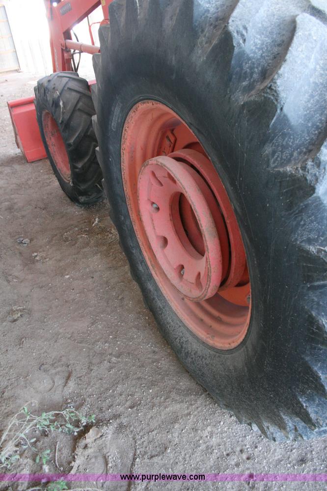 image for item C3569 2005 Kubota M105S tractor