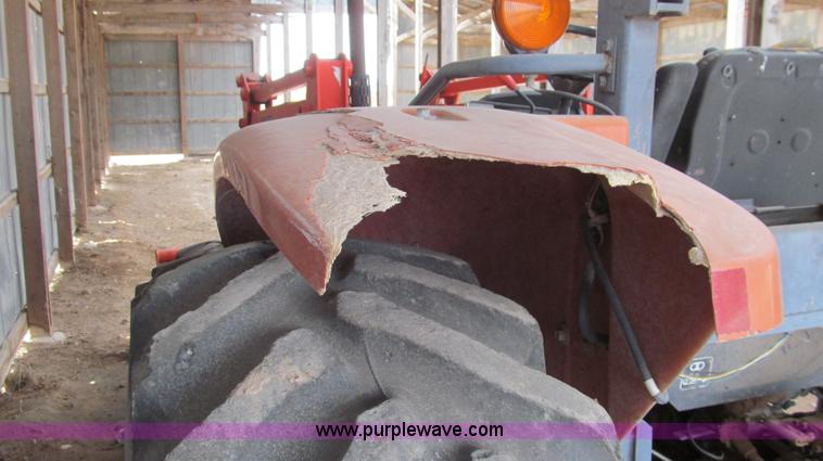 image for item C3569 2005 Kubota M105S tractor