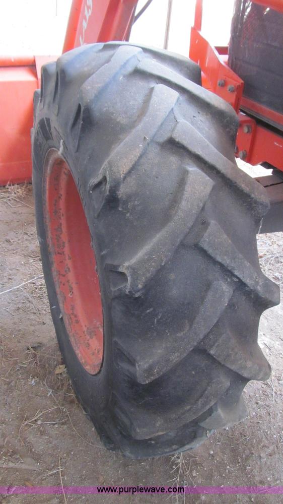 image for item C3569 2005 Kubota M105S tractor