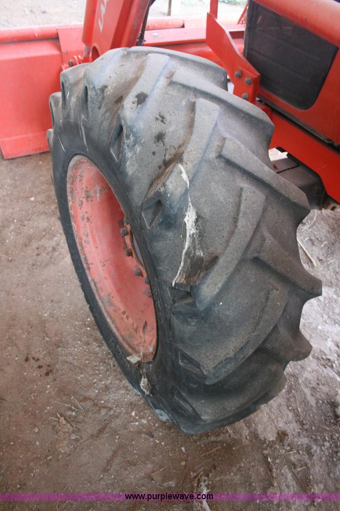 image for item C3569 2005 Kubota M105S tractor