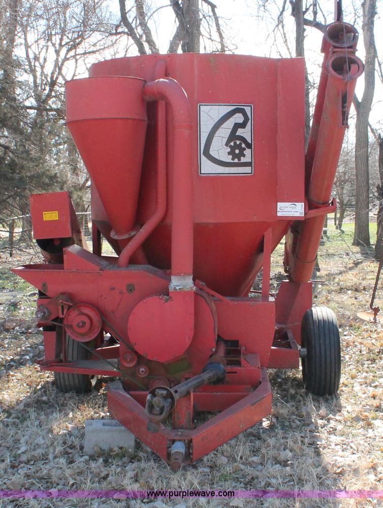 image for item E2598 Farmhand 817 grinder mixer