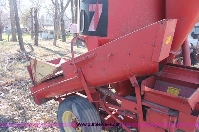 image for item E2598 Farmhand 817 grinder mixer