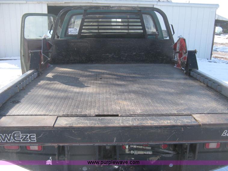 image for item E3106 1985 Chevrolet flatbed pickup truck